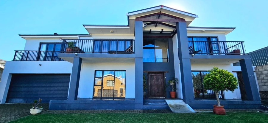 6 Bedroom Property for Sale in Franskraal Western Cape